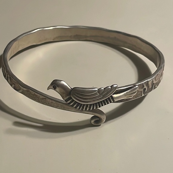 Hill Tribe Peace Dove Bracelet - Picture 1 of 10